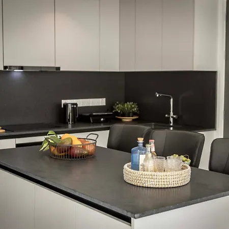 Velora Pool Maisonette باراليمني
