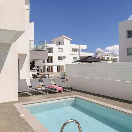 Velora Pool Maisonette
