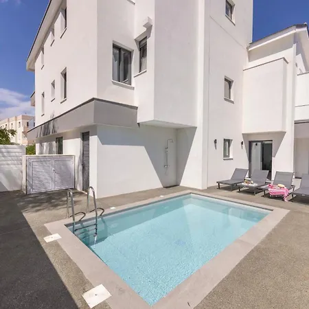 Velora Pool Maisonette شقة *
