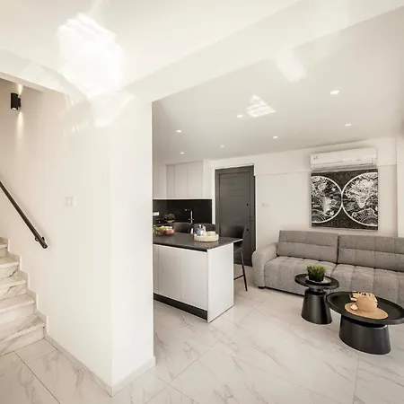 Velora Pool Maisonette شقة باراليمني