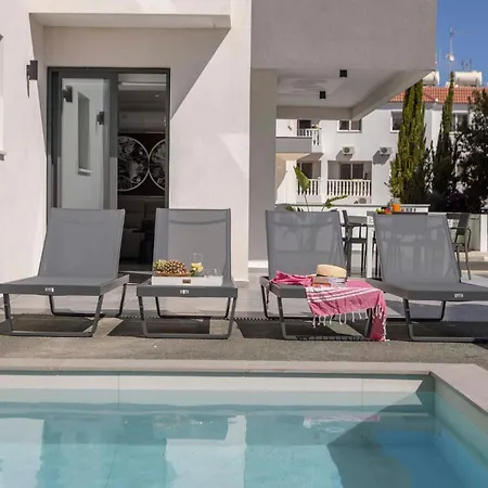 Velora Pool Maisonette * باراليمني