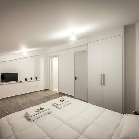 Velora Pool Maisonette