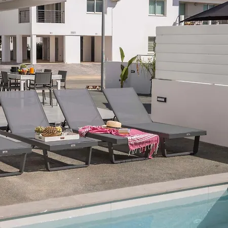 Velora Pool Maisonette *