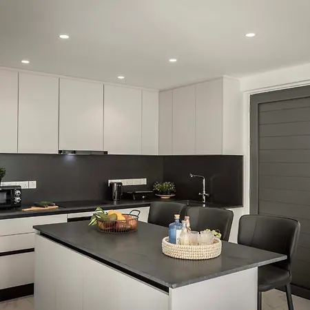 Velora Pool Maisonette شقة