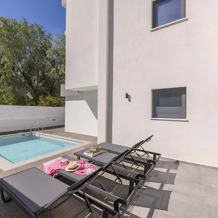 Velora Pool Maisonette Lejlighed
