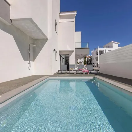 Velora Pool Maisonette *
