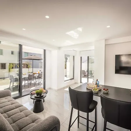 Velora Pool Maisonette شقة