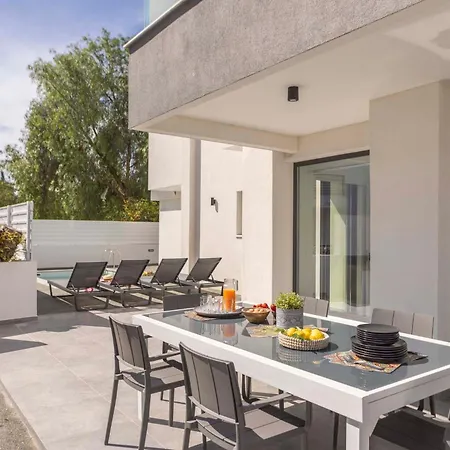 Velora Pool Maisonette شقة *