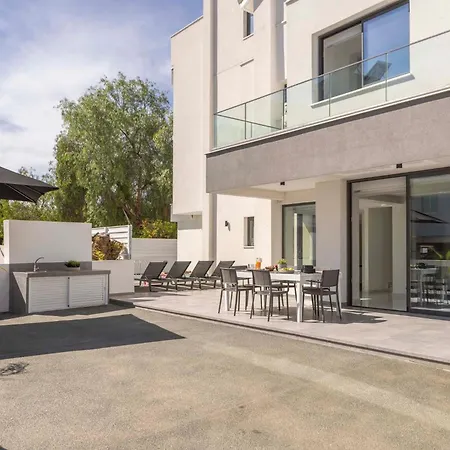شقة Velora Pool Maisonette