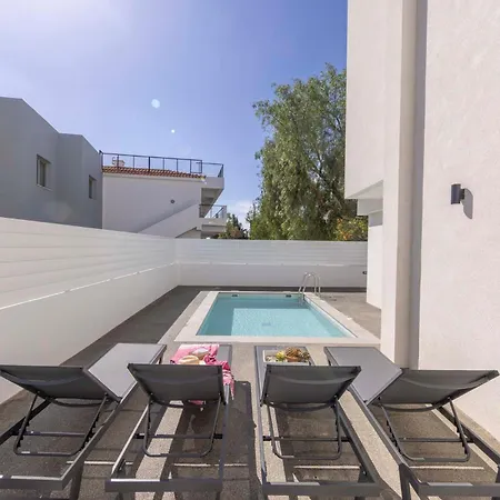 شقة Velora Pool Maisonette باراليمني