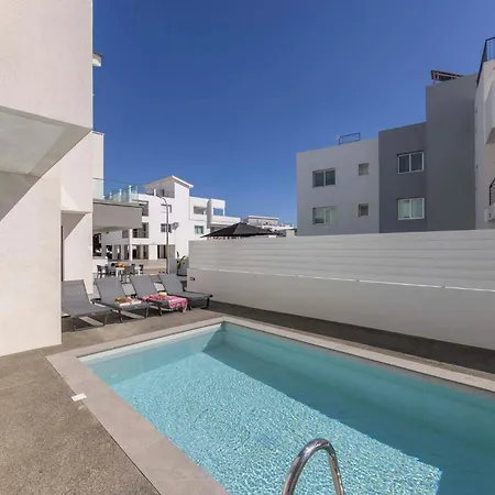 Velora Pool Maisonette *