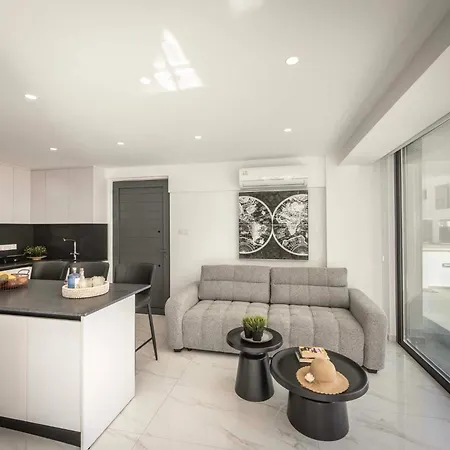 Velora Pool Maisonette شقة