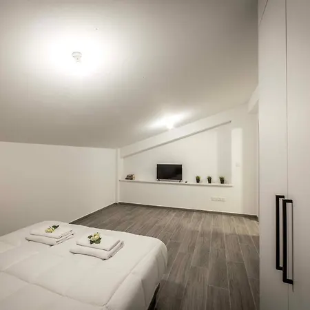 Velora Pool Maisonette * باراليمني