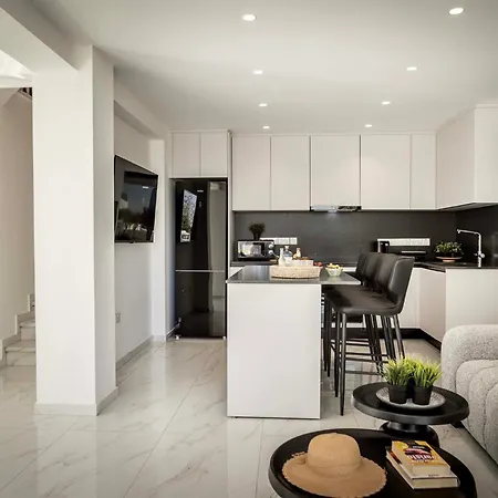 Velora Pool Maisonette شقة