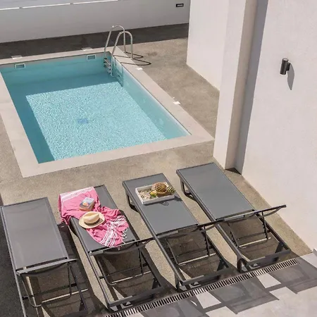 Velora Pool Maisonette شقة باراليمني