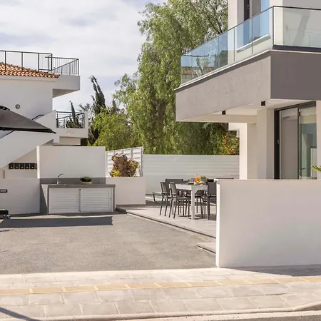 Velora Pool Maisonette