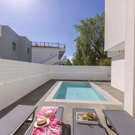 Velora Pool Maisonette شقة