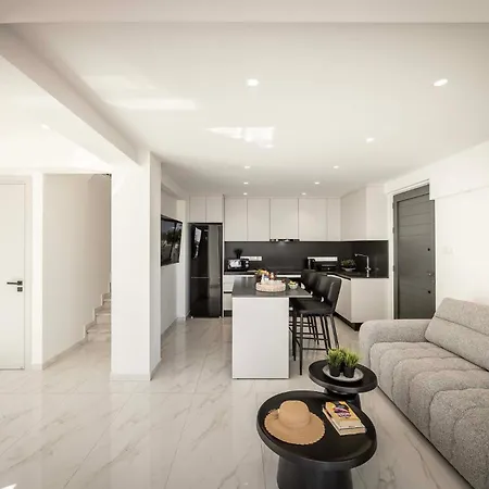 Velora Pool Maisonette